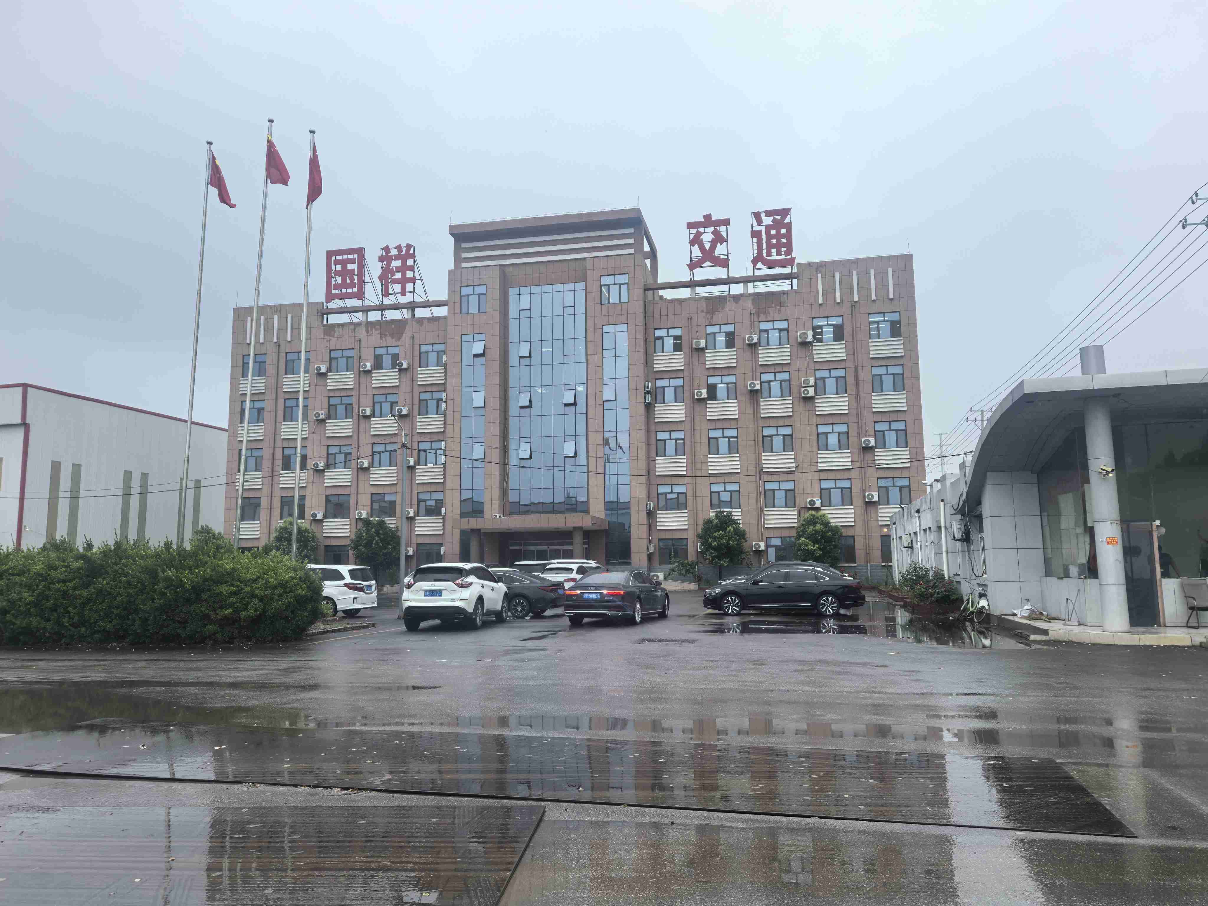 昆明市波形护栏板浸塑波形护栏 - 价格